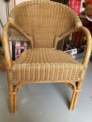 Silla de mimbre artesanal. ideal para customuzar