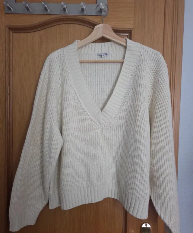 Jersey beige cuello pico