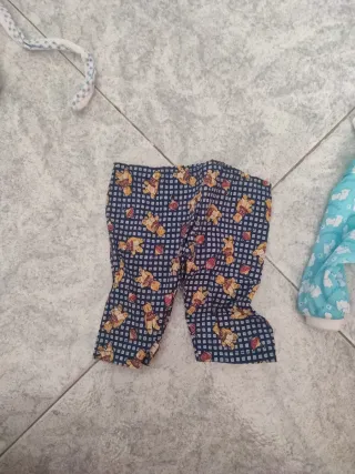 Vestiti bambolotti: tutina, cappellino, bavaglino