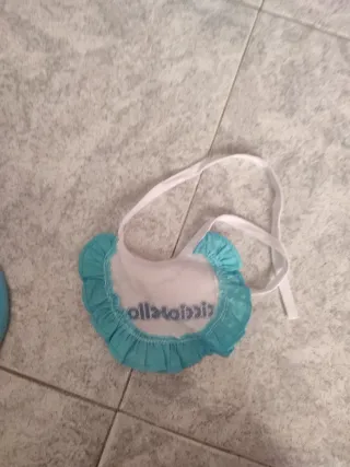 Vestiti bambolotti: tutina, cappellino, bavaglino