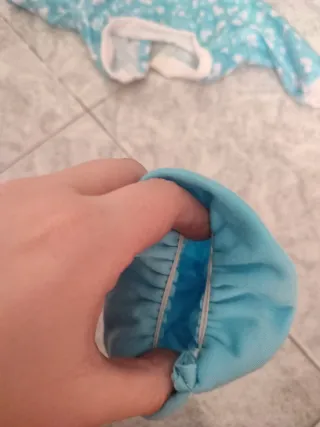 Vestiti bambolotti: tutina, cappellino, bavaglino