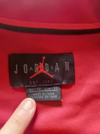 Chaqueta Jordan Roja y Negra