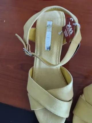 Xti Zapatos de tacón mujer amarillos