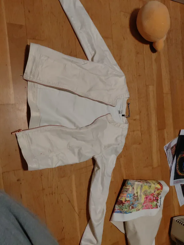 Chaqueta infantil blanca