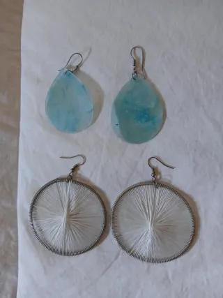 Pack 2 pendientes lágrima azul nacar y patron hilo