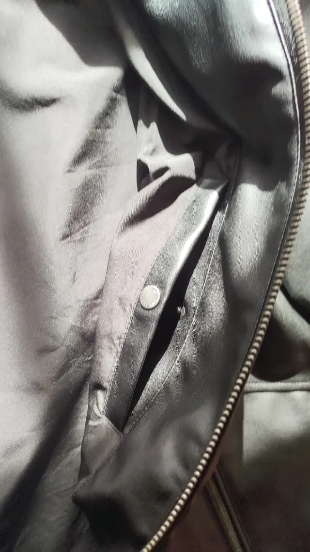 Cazadora efecto piel negra Talla XL