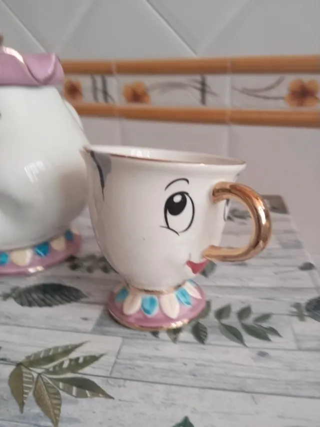 Tetera y tazas Bella y Bestia porcelana