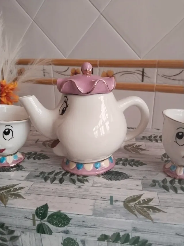 Tetera y tazas Bella y Bestia porcelana