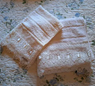 Asciugamani vintage con pizzo