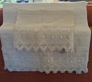Asciugamani vintage con pizzo