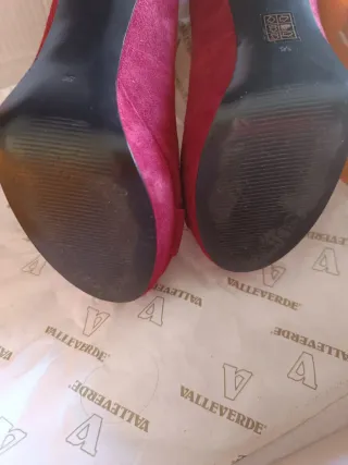 Décolleté Guess rosse con fibbia