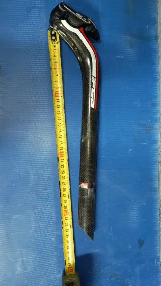 Tija carbono FSA 27'5 mm. Medida en la foto