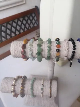 Expositor de pulseras con 13 pulseras