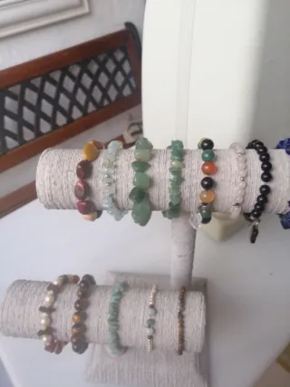 Expositor de pulseras con 13 pulseras