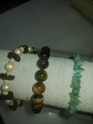 Expositor de pulseras con 13 pulseras