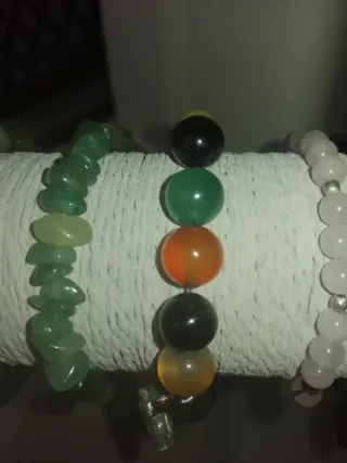 Expositor de pulseras con 13 pulseras