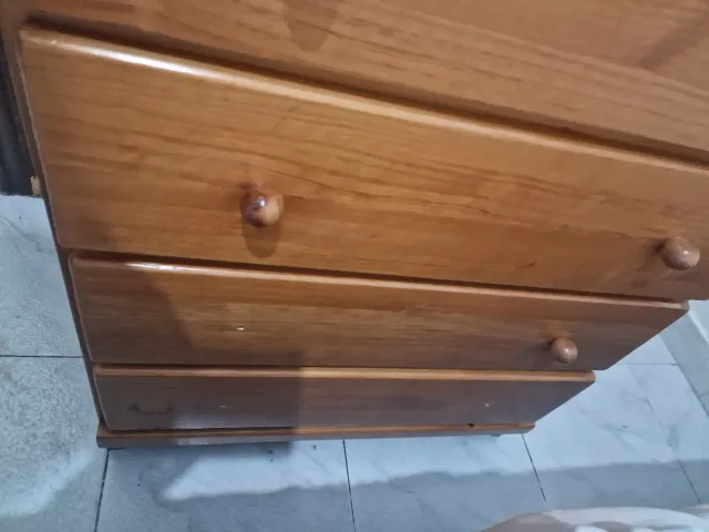 Cajonera de madera pino macizo Urge por mudanza