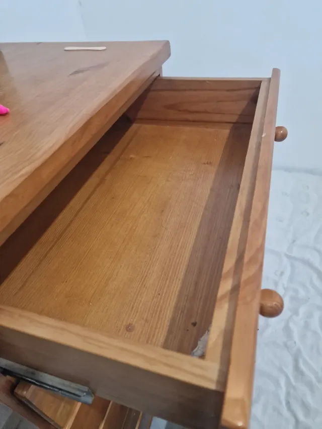Cajonera de madera pino macizo Urge por mudanza