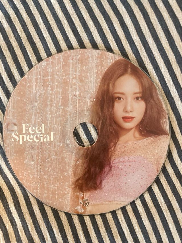 TWICE Feel Special Edición Marrón