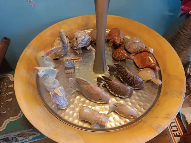 Figuras de piedra tallada animales