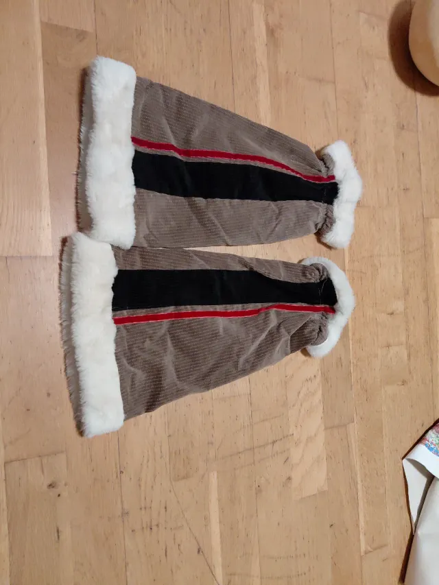 Calentadores de piernas de pana con ribete de pelo