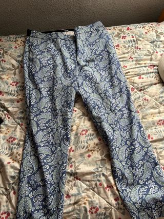 Pantalones elásticos estampados paisley