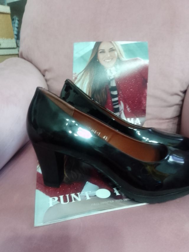Zapatos charol negros salón