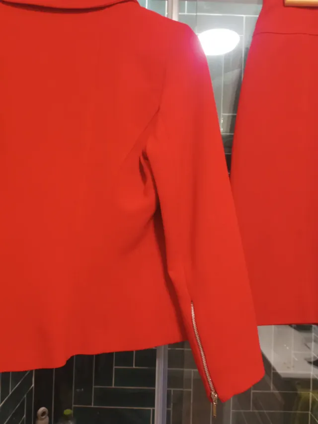 Traje 2 piezas falda y americana rojo