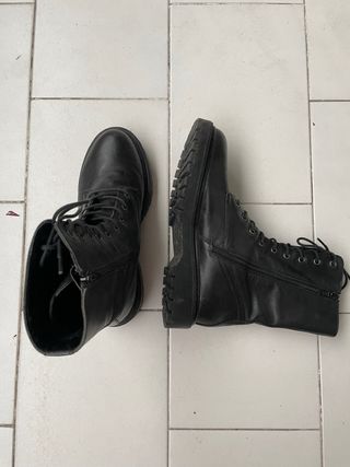 Botas Geox negras con cordones