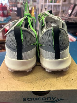 Scarpe Saucony da trail running grigie e verdi