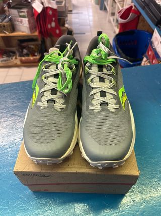 Scarpe Saucony da trail running grigie e verdi