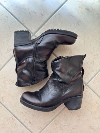 Italian real leather buckle block heel ankle boots