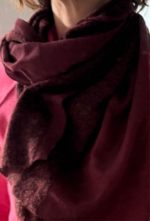 Bufanda granate/berenjena de angora