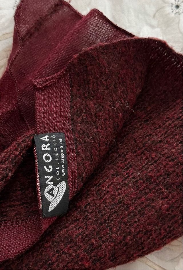 Bufanda granate/berenjena de angora