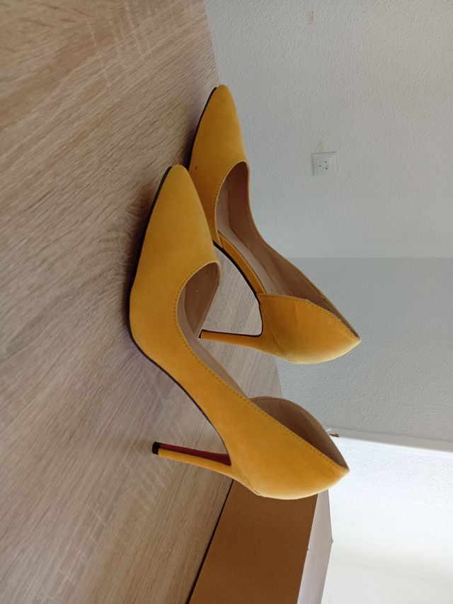 Sandalias Erynn Mostaza Talla 41