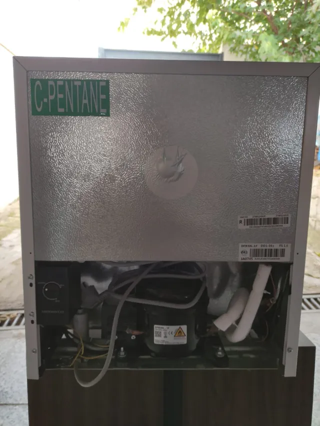 Mini congelador OK OFZ 061 F W