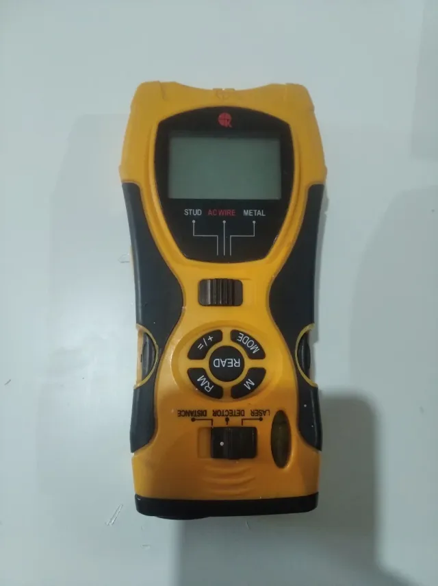 Detector de muros amarillo y negro