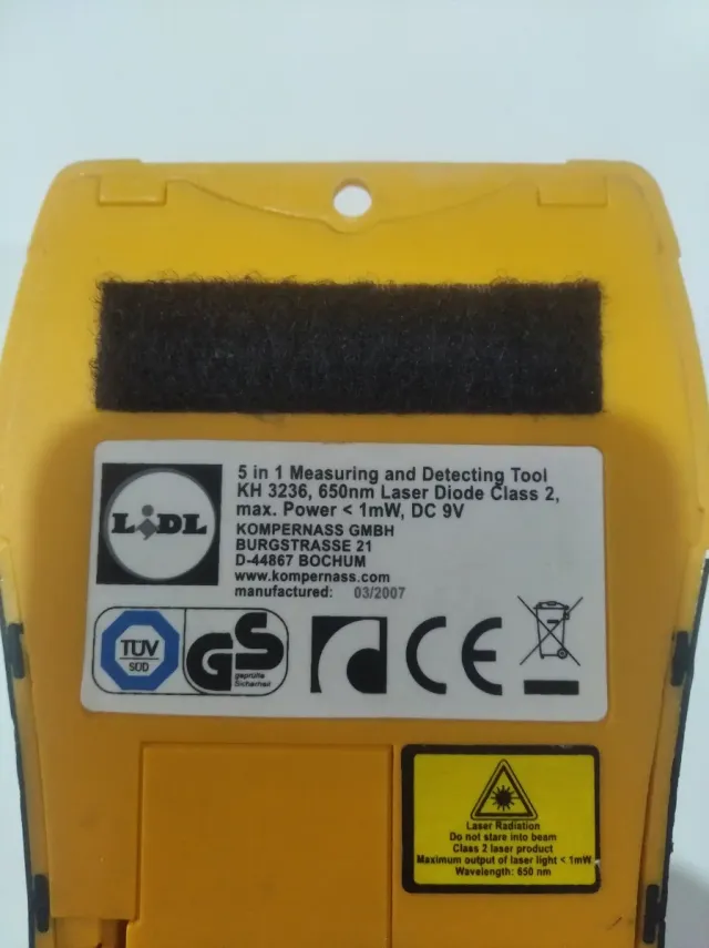 Detector de muros amarillo y negro