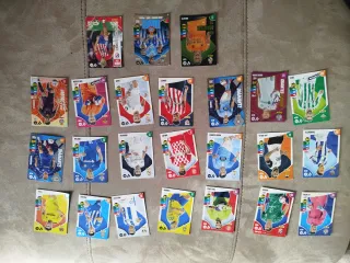 Cromos Liga 24 y 25 se venden sueltas o todas