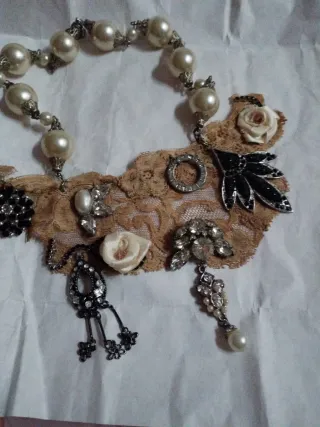 Collana merletto e perle