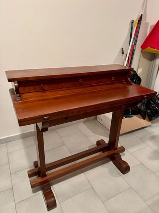 Scrittoio in legno con cassetti