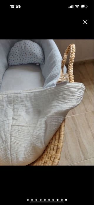 Cuna moisés de mimbre con balancín