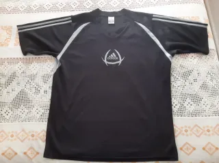 Camiseta Adidas Negra y Gris