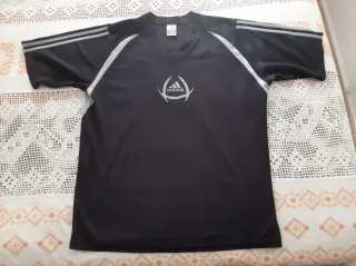 Camiseta Adidas Negra y Gris