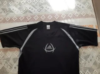 Camiseta Adidas Negra y Gris