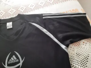 Camiseta Adidas Negra y Gris