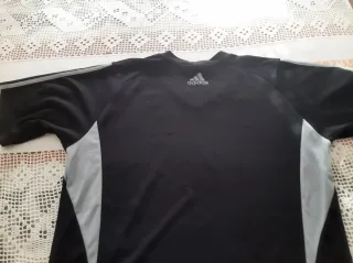 Camiseta Adidas Negra y Gris
