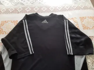 Camiseta Adidas Negra y Gris