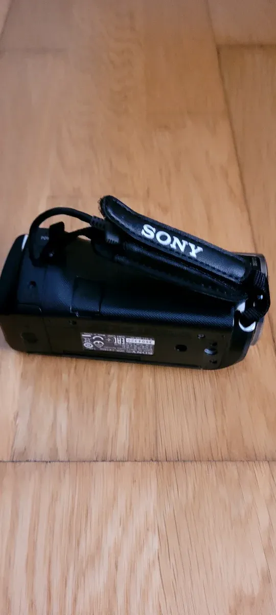 Máquina de filmar Sony preta com mala