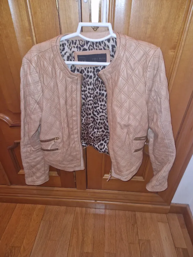 Chaqueta Zara efecto piel interior leopardo